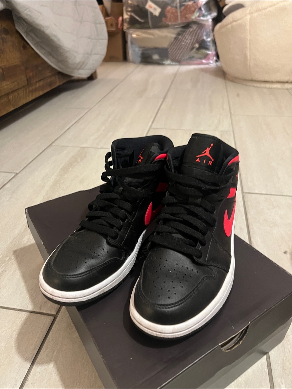 Nike Air Jordan 1 Mid “Black Gym Red” or Bred Mid Women’s 7.5 Perfect Condition - Picture 7 of 9